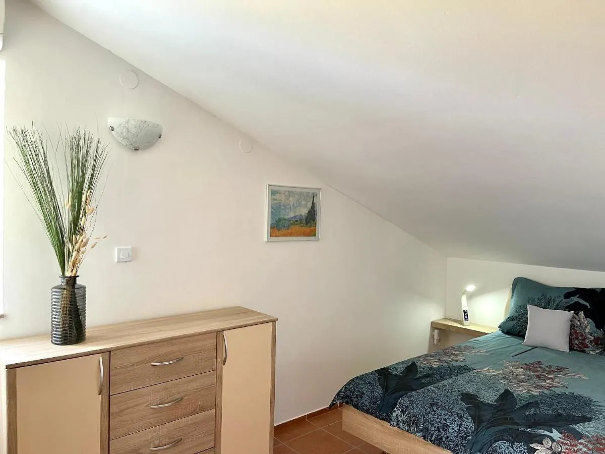 Apartment Lady Daniela Mit Meerblick In Lovran